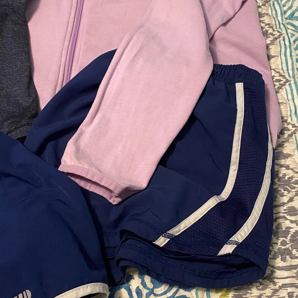 Tek Gear Women's jackets & Hoodies & shorts bundle -size medium - Picture 3 of 7